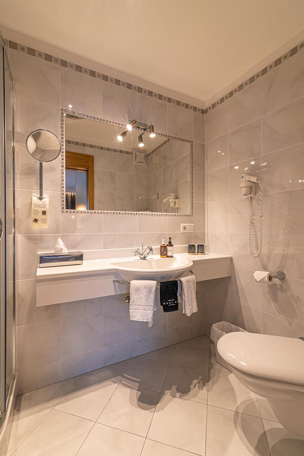 Hotel Zum Mohren Тезимо Экстерьер фото
